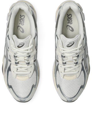 ASICS GEL-NYC 2055 sneaker in Cream/Steeple Grey with GEL® technology and retro design.