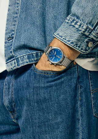 Nixon Station Chrono Watch in Silver/Indigo with vintage design and 2-eye chronograph.