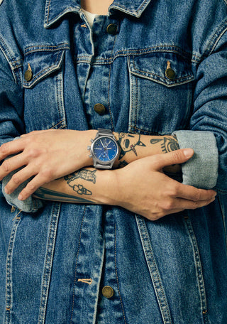 Nixon Station Chrono Watch in Silver/Indigo with vintage design and 2-eye chronograph.