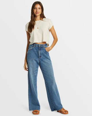 Billabong Aaliyah Baggy Denim Pant with high waist and 5-pocket design.