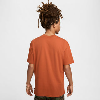 Nike SB Logo Skate T-Shirt in Dark Russet with soft jersey fabric and classic logo.