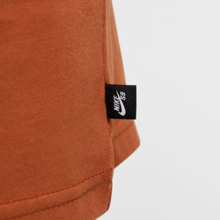 Nike SB Logo Skate T-Shirt in Dark Russet with soft jersey fabric and classic logo.