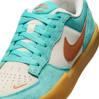 Green Nike SB Force 58 Shoes with cupsole and vulcanized flexibility.