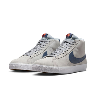 Nike SB Zoom Blazer Mid Skate Shoes in Wolf Grey with suede upper, Zoom Air cushioning, and vulcanized construction for flexible grip.