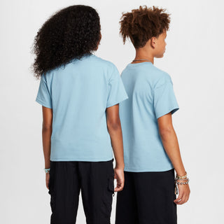 Nike SB Denim Turquoise midweight cotton kids' T-shirt with spacious fit.