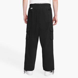 Nike SB Kearny Cargo Skate Pants in Black with six pockets and webbing belt.