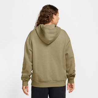 Nike SB Fleece Pullover Skate Hoodie in Parachute Beige, brushed fleece, roomy fit, embroidered logo.