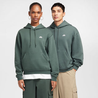 Nike SB green fleece pullover hoodie with logo and roomy fit.

