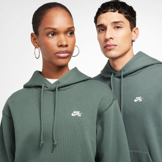 Nike SB green fleece pullover hoodie with logo and roomy fit.

