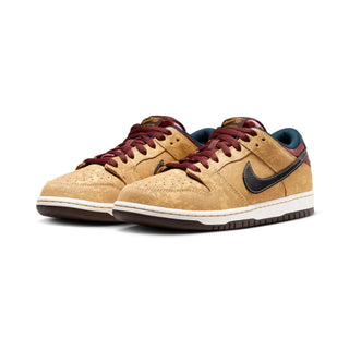 Nike SB Dunk Low Pro "City of Cinema" skate shoe with vintage leather.