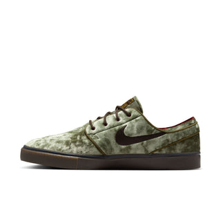 Nike SB Zoom Janoski OG+ SE in Medium Olive with velvet upper, Air Zoom cushioning, and skate-specific tread.