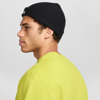 Nike SB Terra Beanie in Black with breathable, loose-knit design.