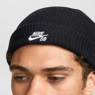 Nike SB Terra Beanie in Black with breathable, loose-knit design.