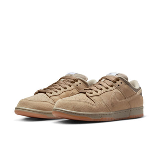 Nike SB Dunk Low Pro B Parachute Beige with premium leather, plush padding, foam midsole, and durable rubber outsole for skateboarding.