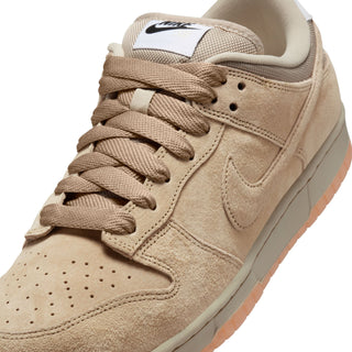 Nike SB Dunk Low Pro B Parachute Beige with premium leather, plush padding, foam midsole, and durable rubber outsole for skateboarding.