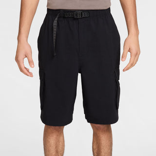 Nike SB Dri-FIT Kearny Cargo Skate Shorts in Black with sweat-wicking fabric and secure pockets.