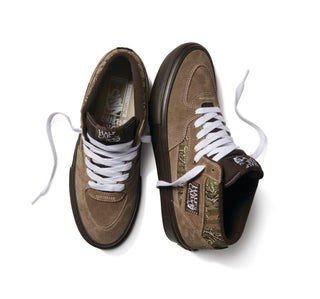 Vans Pedro Delfino Skate Half Cab Shoes in Camo with durable construction and iconic design.