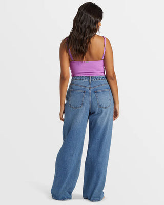 Billabong Aaliyah Baggy Denim Pant with high waist and 5-pocket design.